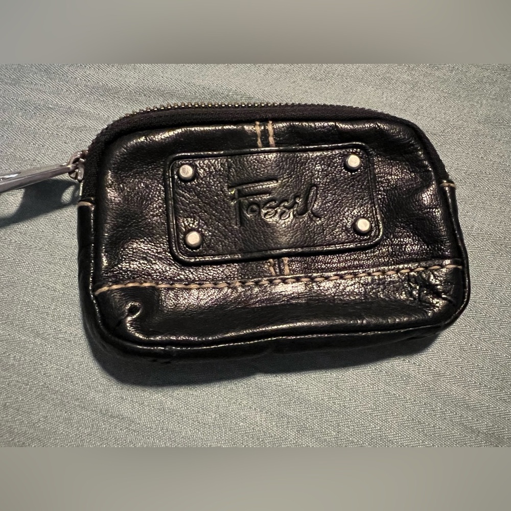 Fossil Leather Wallet - Women’s